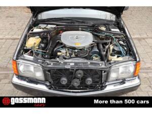 Afbeelding 10/15 van Mercedes-Benz 560 SEL (1990)
