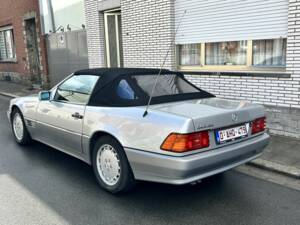 Image 6/8 de Mercedes-Benz 500 SL (1990)