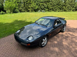 Immagine 12/77 di Porsche 928 GT (1990)