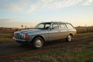 Image 18/22 of Mercedes-Benz 240 TD (1981)