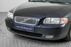 Bild 17/48 von Volvo V 70 2.4 (2006)