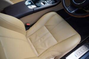Bild 45/50 von Jaguar XJ 5.0 (2010)