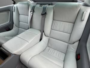 Image 15/27 of BMW 840Ci (1994)