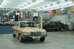 Image 17/50 de Mercedes-Benz 350 SE (1973)