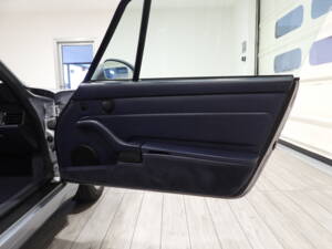 Image 25/51 of Porsche 911 Carrera (1994)