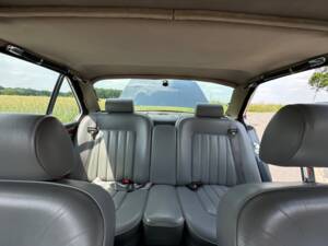 Image 18/20 of Daimler Double Six (1992)