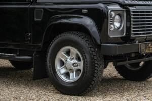 Bild 29/50 von Land Rover Defender 90 (2013)
