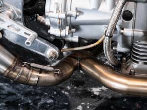 Image 44/50 de Moto Guzzi Daytona RS (1998)