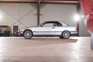 Immagine 10/27 di BMW 328i (1995)