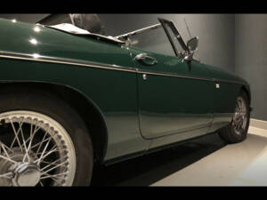 Image 21/40 of MG MGB (1974)