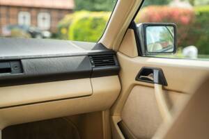 Afbeelding 44/63 van Mercedes-Benz 230 CE (1988)