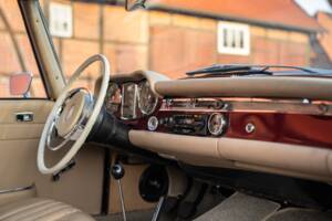 Image 40/70 de Mercedes-Benz 230 SL (1966)