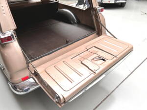 Bild 22/26 von Studebaker Commander Wagonaire (1963)