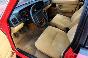 Image 19/75 de Volvo 240 (1986)