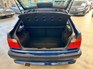Imagen 33/51 de BMW 323ti Compact (1998)