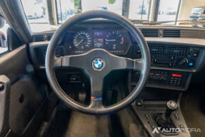 Bild 41/51 von BMW M 635 CSi (1985)