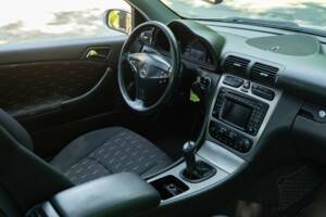 Image 23/50 of Mercedes-Benz C 320 Sportcoupé (2003)