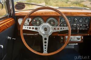 Image 38/50 of Daimler 2.5 Litre V8 (1965)