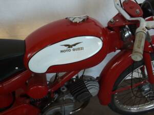 Image 21/44 of Moto Guzzi Cardellino 75 (1957)