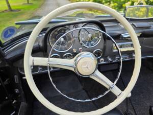 Image 12/24 de Mercedes-Benz 190 SL (1957)