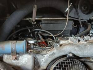 Image 30/34 of Volkswagen T2b Westfalia (1973)