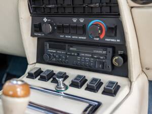 Bild 41/70 von Aston Martin V8 EFi (1988)