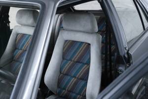 Image 34/50 of Lancia Delta HF Integrale (1988)