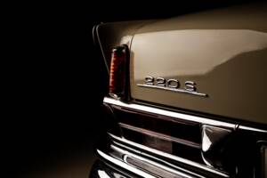 Imagen 30/32 de Mercedes-Benz 220 SE b (1965)