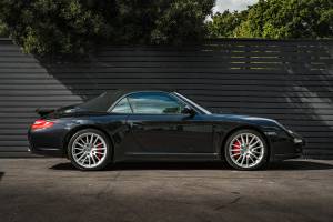 Immagine 40/45 di Porsche 911 Carrera 4S (2010)