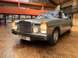 Image 2/41 de Mercedes-Benz 250 C (1970)