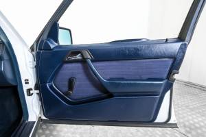 Imagen 19/50 de Mercedes-Benz 200 (1986)