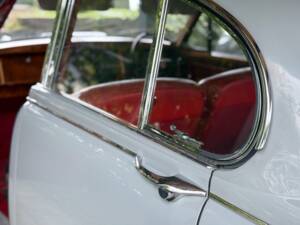Bild 17/34 von Jaguar Mk II 2.4 (1961)