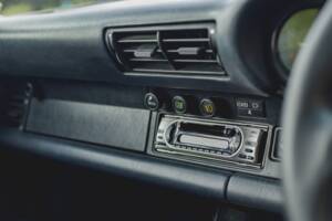 Image 33/33 of Porsche 911 Carrera 3.2 (1988)
