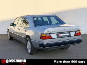 Bild 7/15 von Mercedes-Benz 260 E Lang (1990)