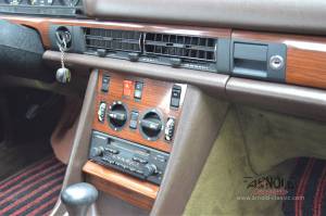 Bild 24/39 von Mercedes-Benz 300 SE (1986)