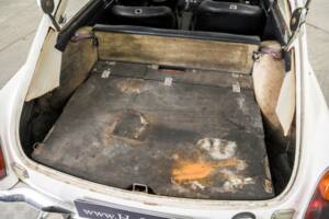 Afbeelding 38/50 van MG MGB GT (1972)