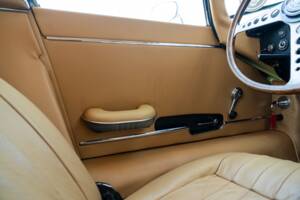 Image 47/78 de Jaguar E-Type (1969)