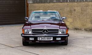 Immagine 6/21 di Mercedes-Benz 560 SL (1988)