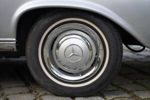 Image 6/13 of Mercedes-Benz 220 SE b (1962)