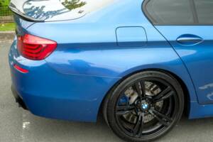 Image 29/50 of BMW M5 (2014)