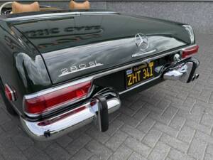 Image 19/50 de Mercedes-Benz 280 SL (1969)