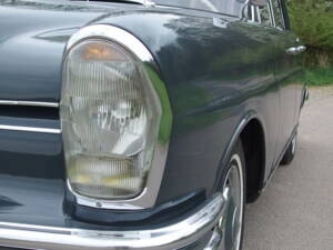 Image 16/31 of Mercedes-Benz 220 SE b (1963)