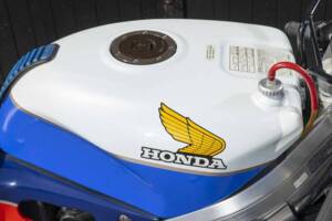 Image 25/50 of Honda VFR 750R RC 30 (1989)