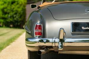 Imagen 30/50 de Mercedes-Benz 190 SL (1962)
