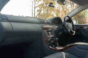 Image 32/50 of Mercedes-Benz CL 500 (2002)