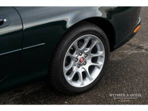 Bild 27/33 von Jaguar XKR (1999)
