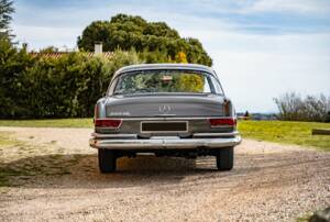 Image 15/86 of Mercedes-Benz 300 SE (1965)