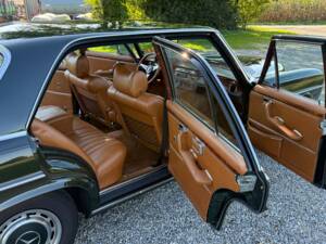 Image 32/39 of Mercedes-Benz 300 SEL 6.3 (1970)