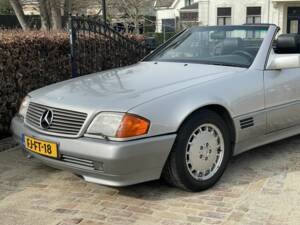 Afbeelding 4/8 van Mercedes-Benz 300 SL (1992)