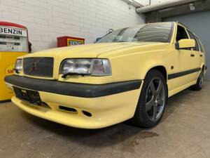 Image 2/20 of Volvo 850 T-5R (1995)